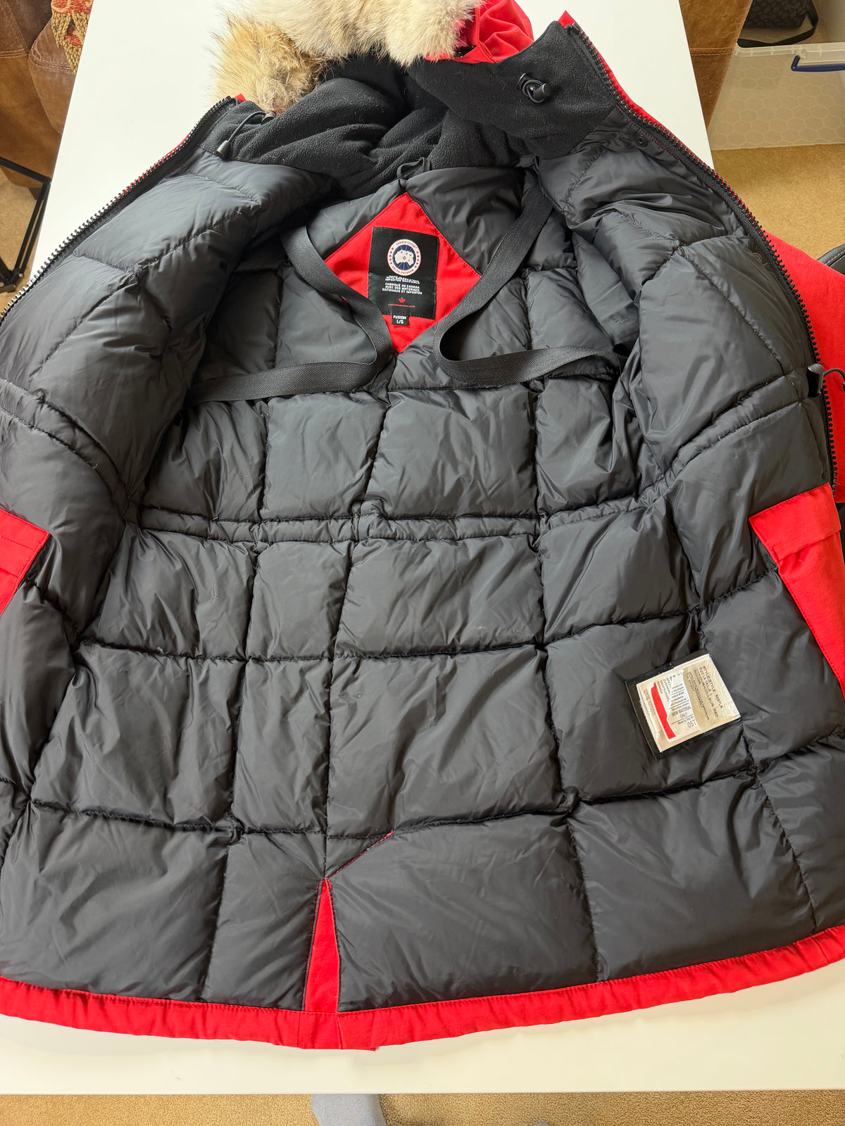 Canada Goose Victoria Parka 3037/LA (Fur) (Women’s L) (Pre-Owned Very Good)